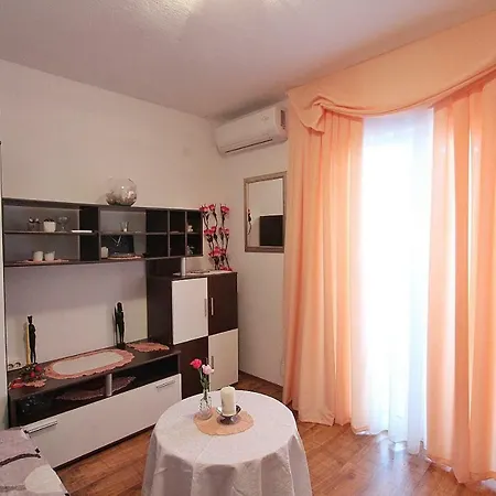 Apartment Filip Podstrana